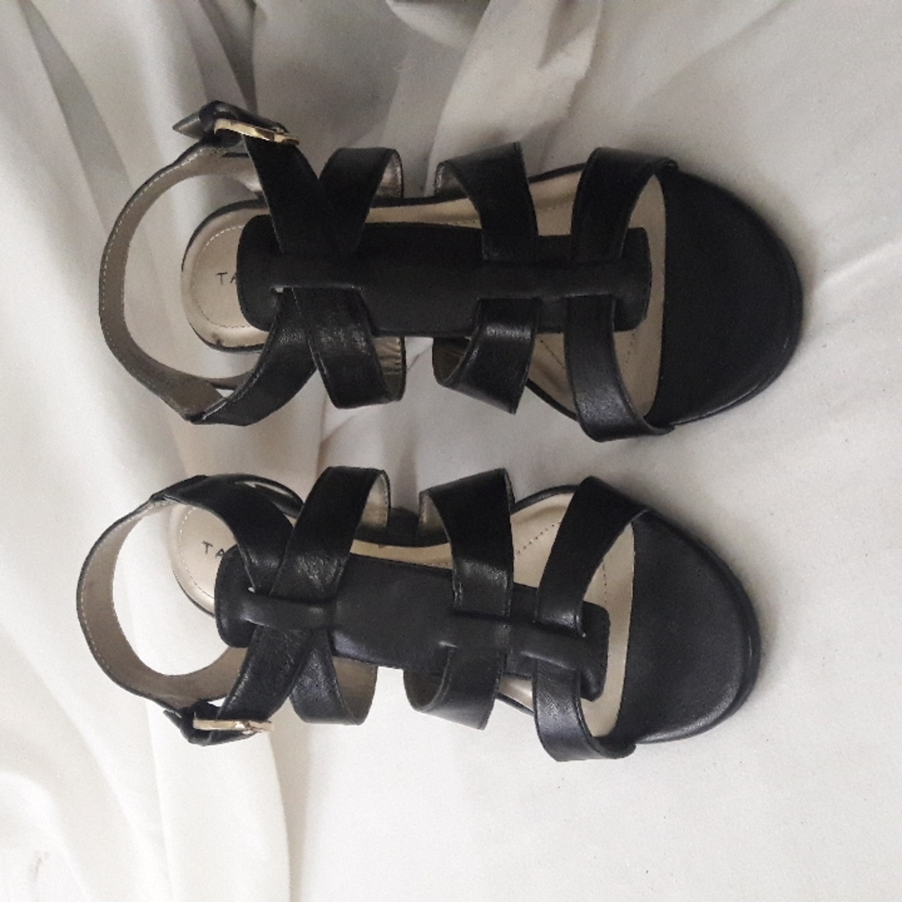Tahari Shoes Strappy Mickey Genuine Leather Gold Buckle Size 8M Black